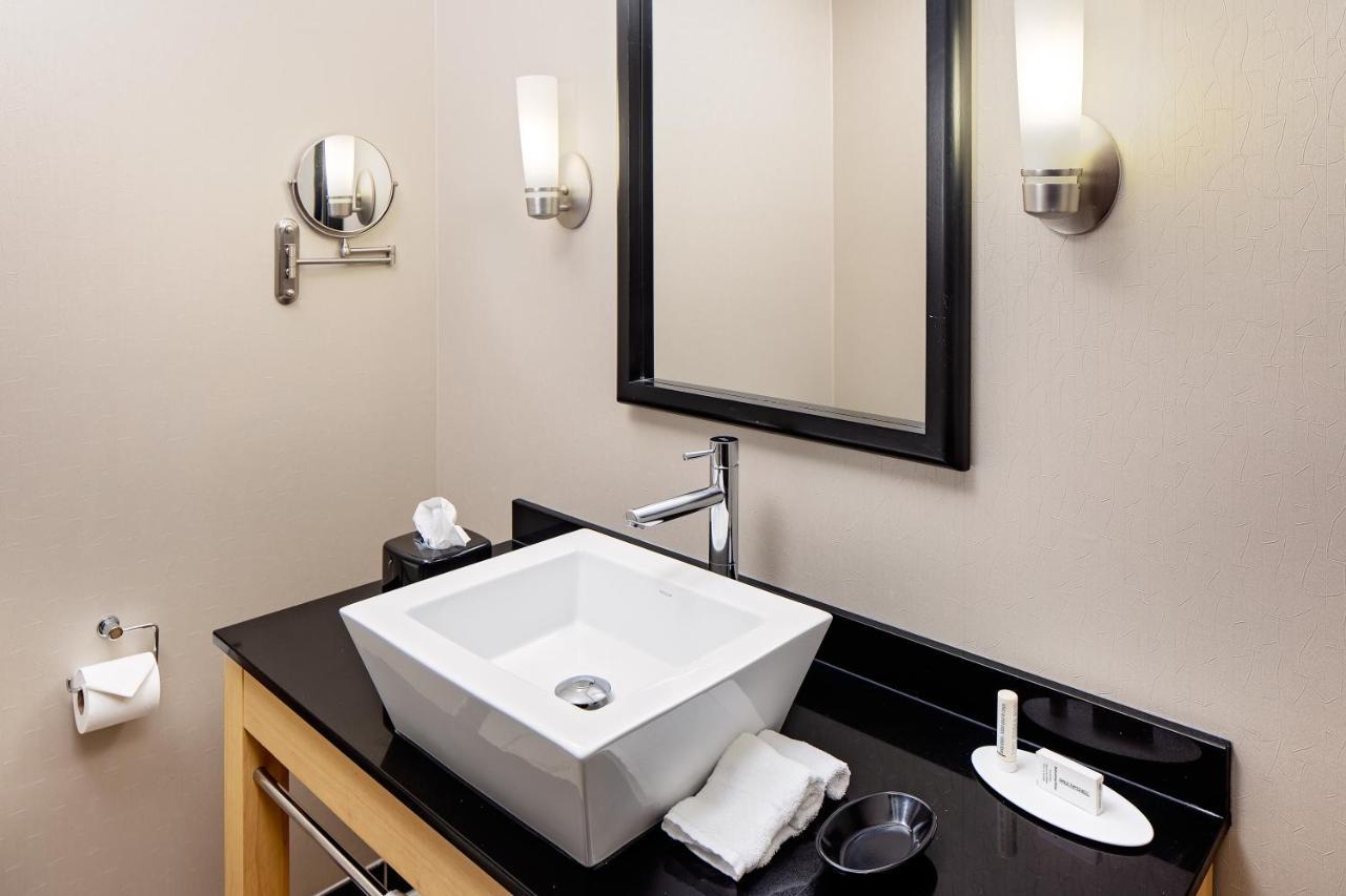 Springhill Suites By Marriott Green Bay Bagian luar foto
